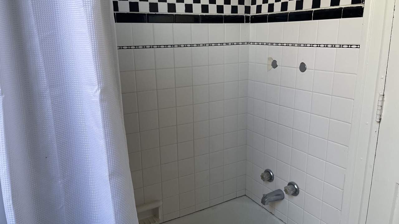 Photo of Bathroom in Algiers Point