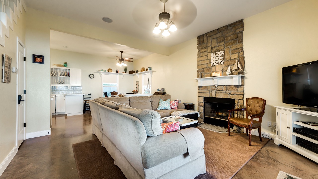 Photo of Livingroom in Bridgeport