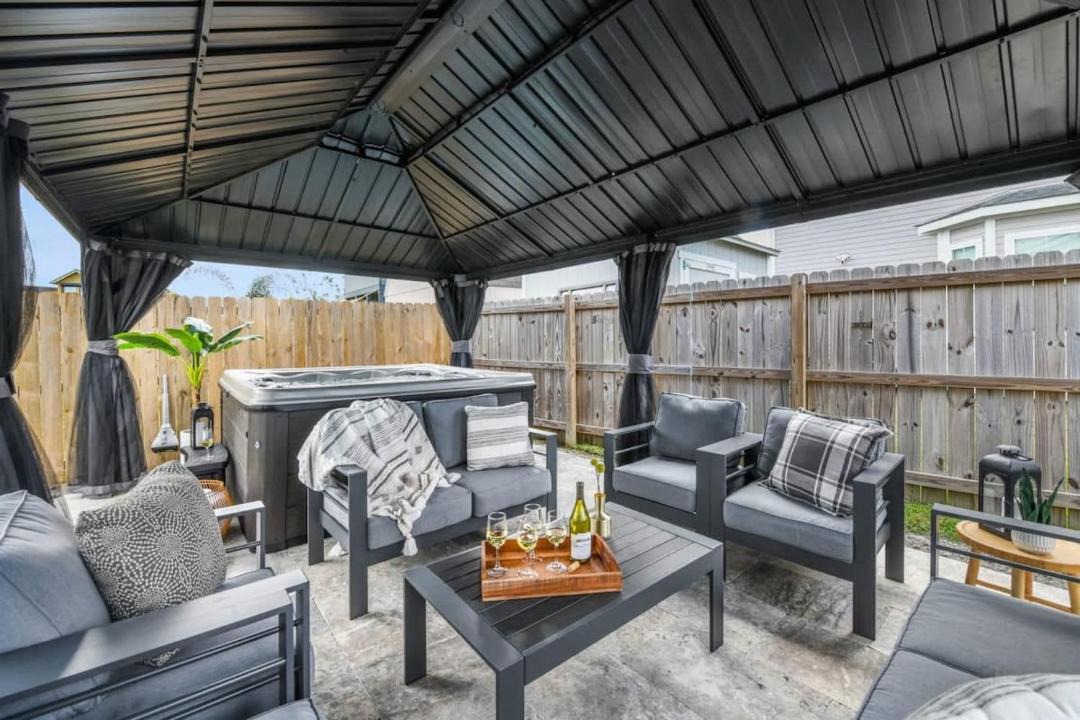 Photo of Patio Balcony in Whitney