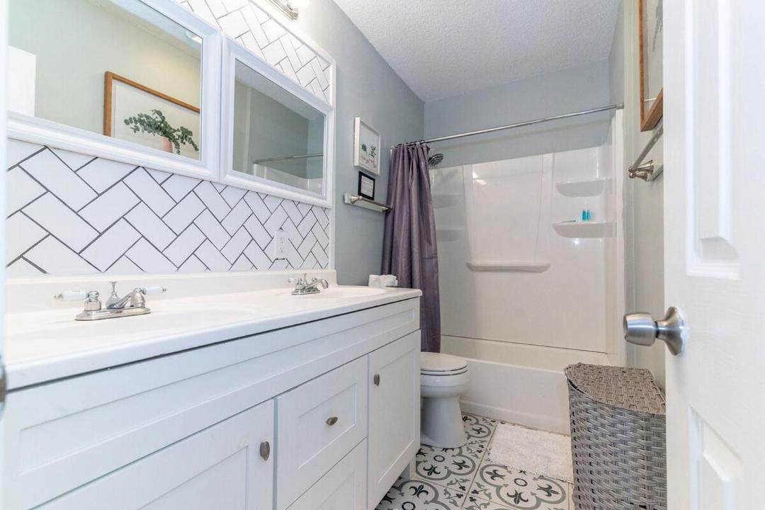 Photo of Bathroom in Irish Channel