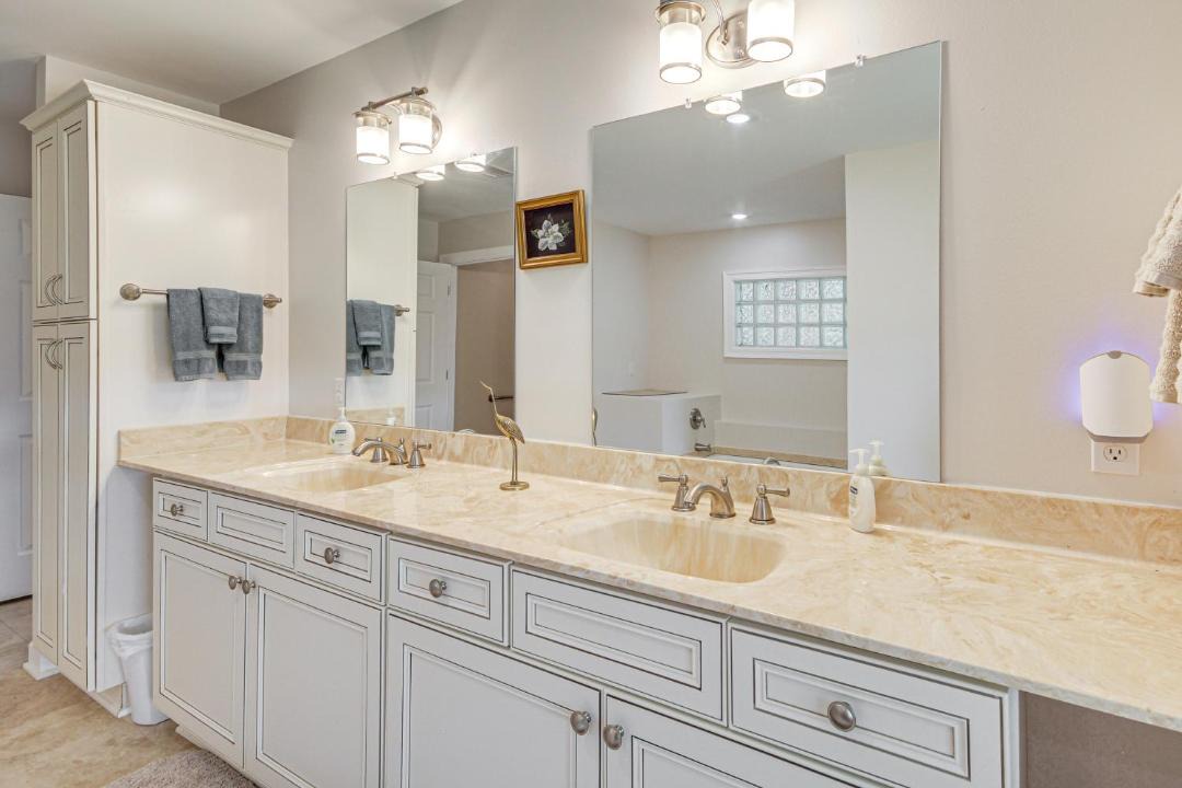 Photo of Bathroom in Carriere