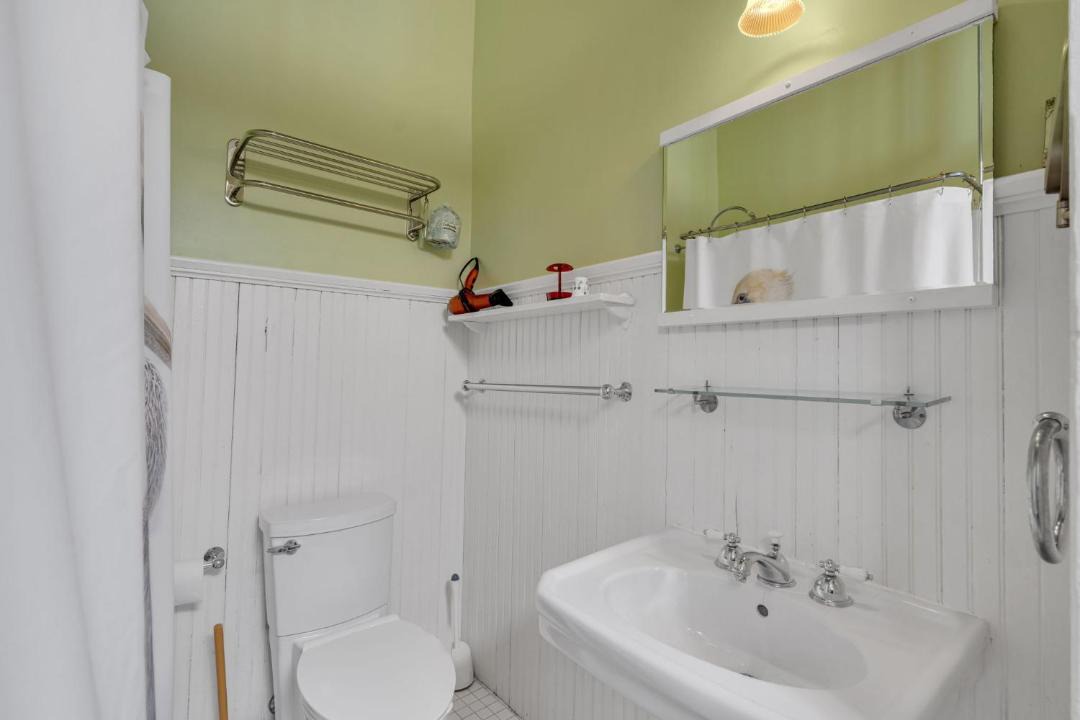 Photo of Bathroom in Esplanade Ridge