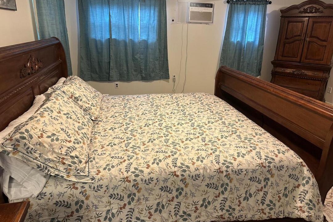 Photo of Bedroom in Brookhaven