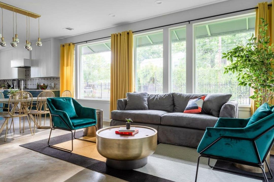 Photo of Livingroom in East Cesar Chavez