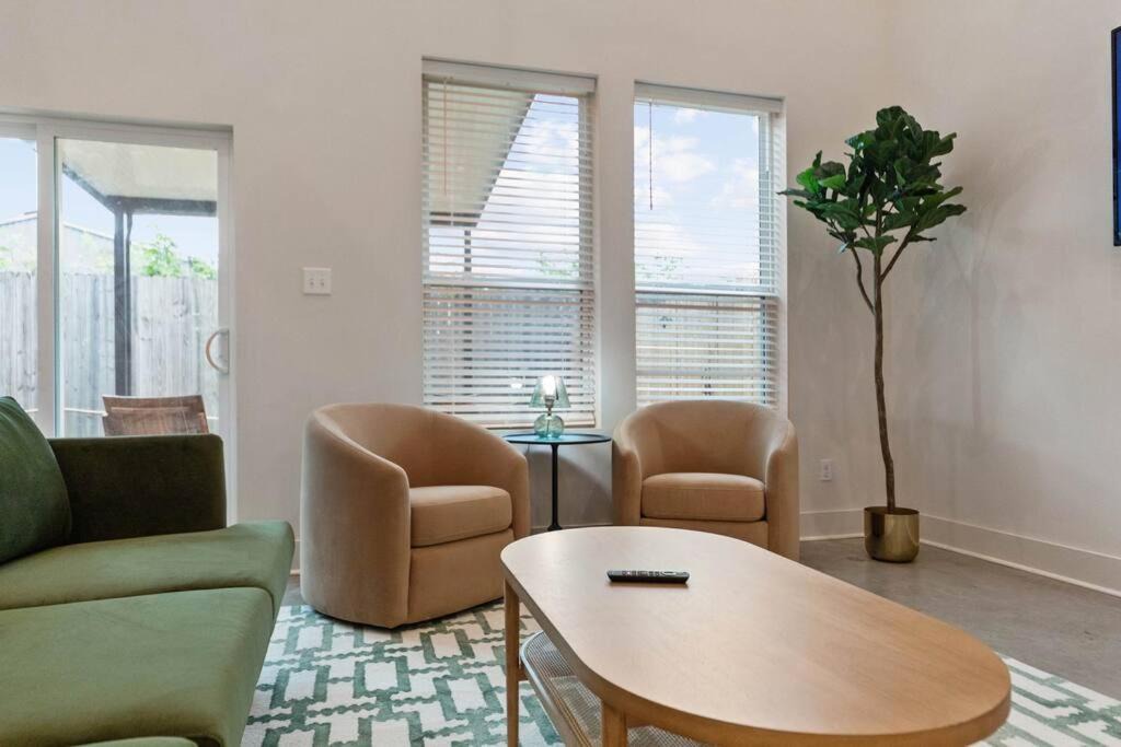 Photo of Livingroom in Lafayette