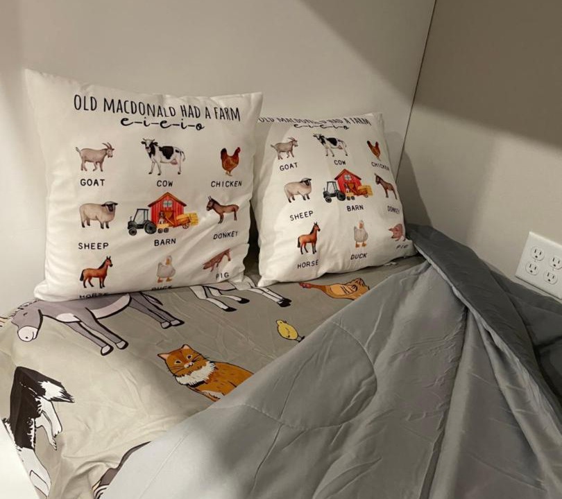 Photo of Bedroom in Deville
