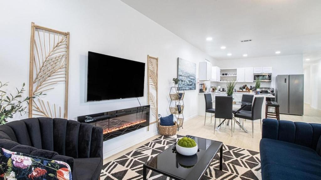 Photo of Livingroom in Central City