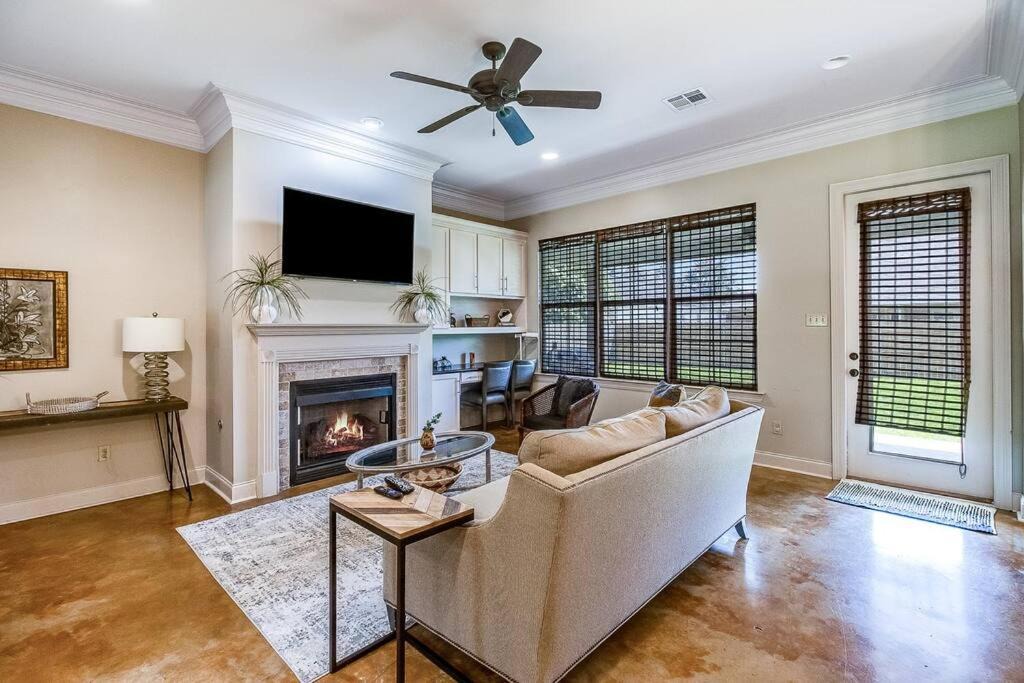 Photo of Livingroom in Lafayette