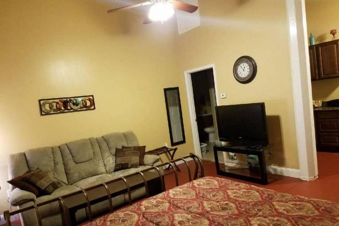 Photo of Livingroom in Algiers Point