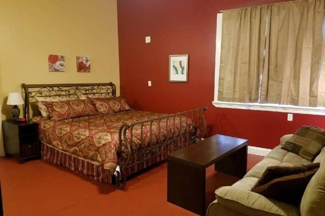 Photo of Bedroom in Algiers Point