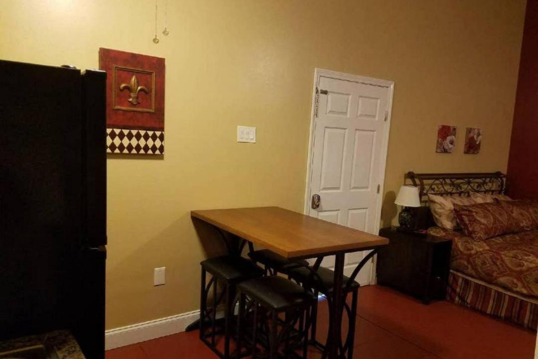 Photo of Livingroom in Algiers Point