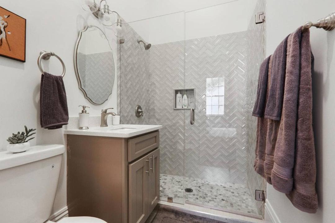 Photo of Bathroom in Garden District