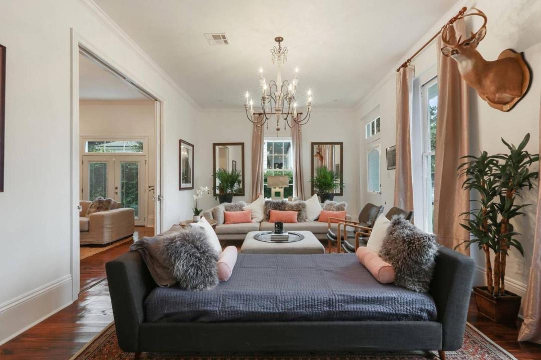 Photo of Livingroom in Garden District