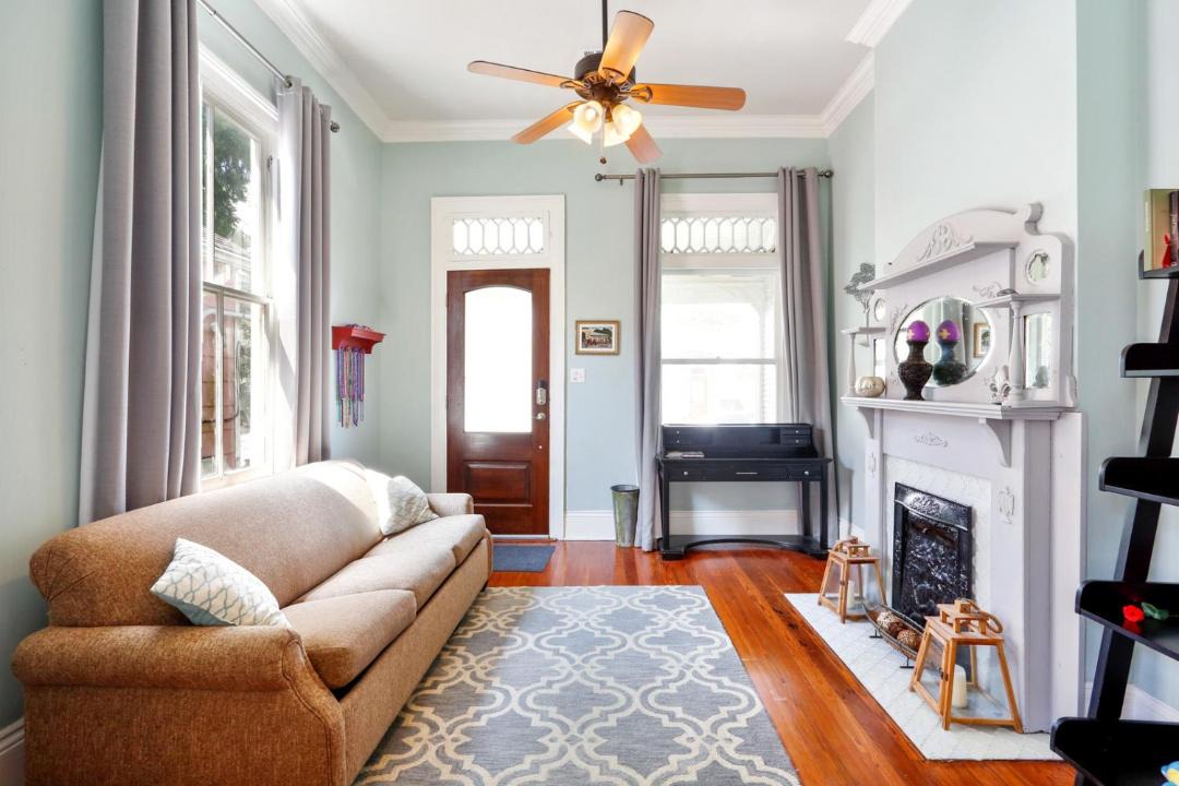 Photo of Livingroom in Algiers Point