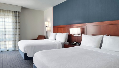 Studio, Multiple Beds, Accessible Bathtub