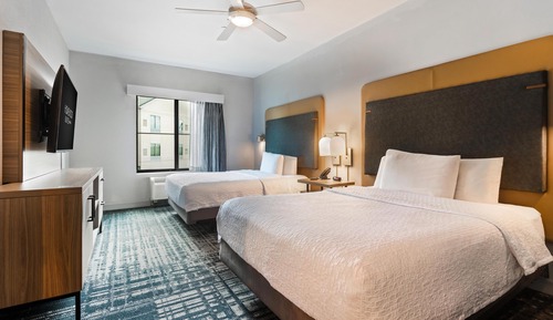 Bedroom suite 2 queens