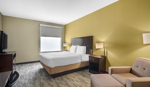 Standard Room, 1 King Bed, Non Smoking, Refrigerator & Microwave