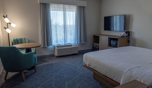 Deluxe Room, 1 King Bed, Non Smoking