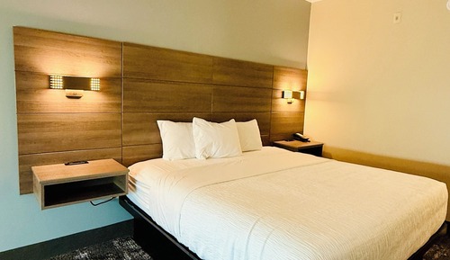 Room, 1 King Bed, Non Smoking (Efficiency)