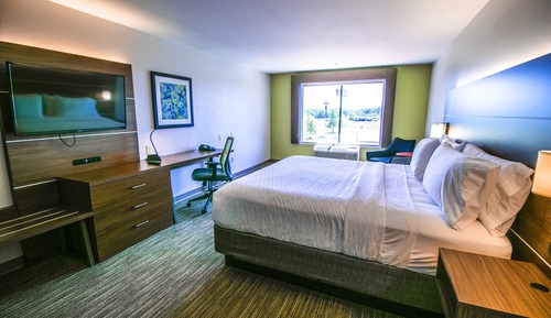 Suite, 1 King Bed, Accessible (Communication, Accessible Tub)