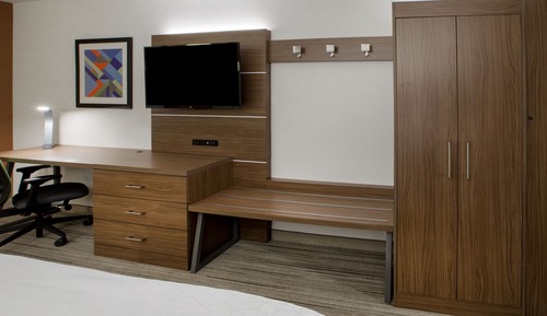 Standard Room, 1 King Bed, Accessible (Comm, Mobil, Roll-In Shower)