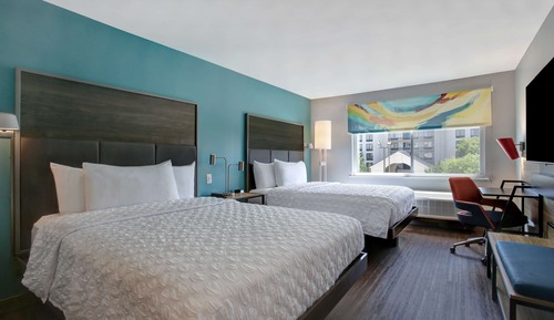 Room, 2 Queen Beds, Accessible, Bathtub (Mobility & Hearing)