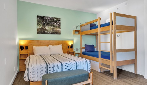 Family Room, Multiple Beds