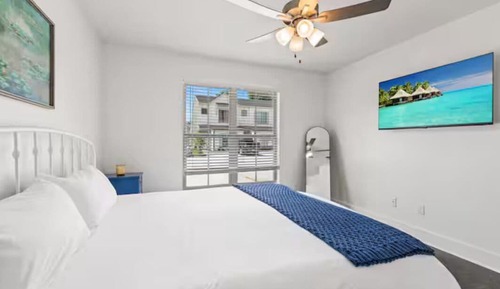Luxury Townhome, 2 Bedrooms, Non Smoking, Kitchen