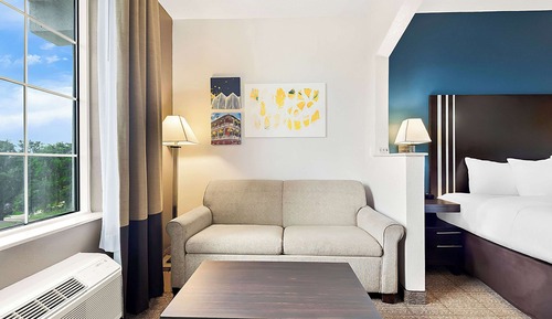 Suite, 1 King Bed with Sofa bed, Non Smoking