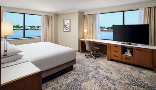 Riverside King Room - Riverfront
