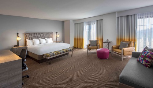 Premium Room, 1 King Bed, Accessible, Bathtub (Mobility)