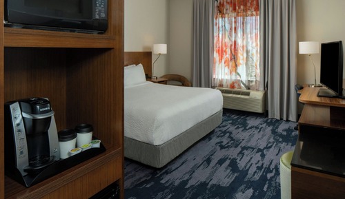 Room, 1 King Bed, Accessible Bathtub