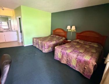 Queen Suite with Two Queen Beds