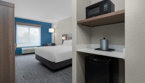 Standard King Room with Accessible Tub - Mobility Access
