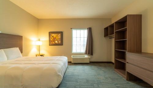 Queen Bed Accessible Non-Smoking