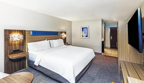 King Room - Mobility Access/Hearing Accessible