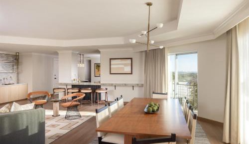 One-Bedroom Presidential King Suite