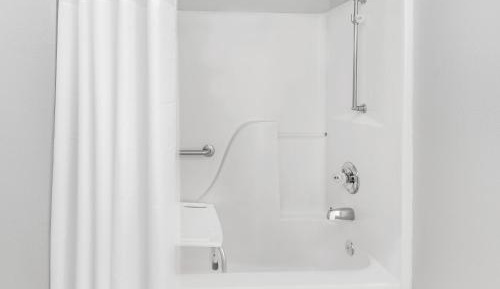 Queen Room - Mobility Access/Non-Smoking