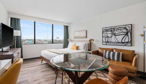 Studio Apartment with Queen Bed