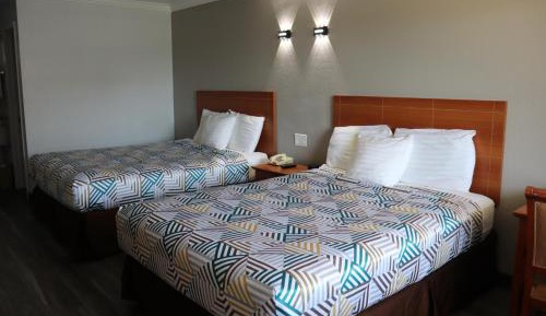 Queen Room with Two Queen Beds - Non-Smoking