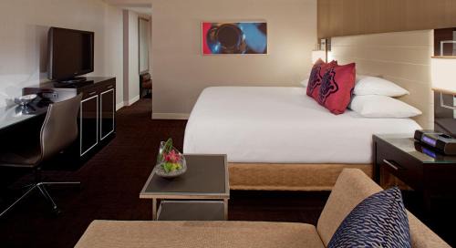 King Room with Accessible Tub - Disability Access