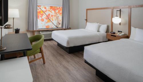 Queen Room with Two Queen Beds and Bathtub - Mobility Access/Hearing Accessible