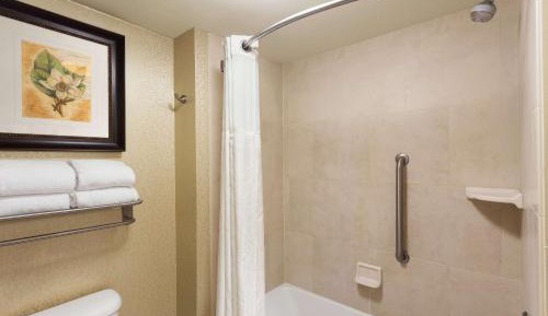 One-Bedroom Queen Suite with Two Queen Beds- Non-Smoking