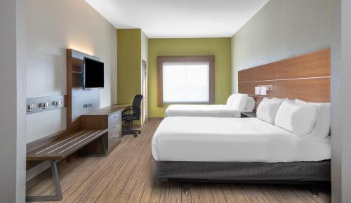Queen Suite with Two Queen Beds