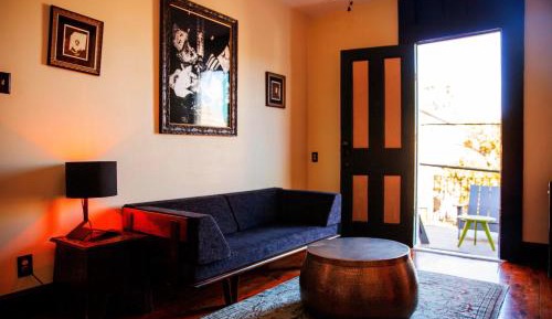 Deluxe Queen Suite