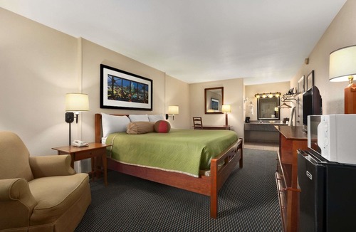 Harvey Hotel | Travelodge by Wyndham New Orleans West Harvey Hotel