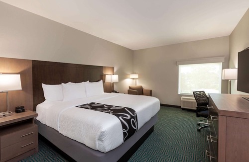 Lafayette Hotel | La Quinta Inn & Suites by Wyndham Lafayette Oil Center