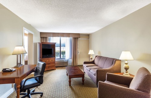 Bayou Cane Hotel | Ramada by Wyndham Houma