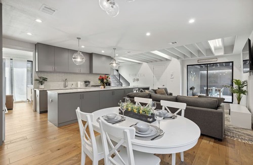 Old East Dallas Villa | EastVillage Signature Villas by Dunyha