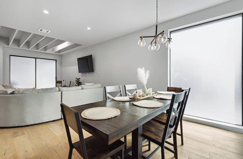 Old East Dallas Villa | EastVillage Signature Villas by Dunyha